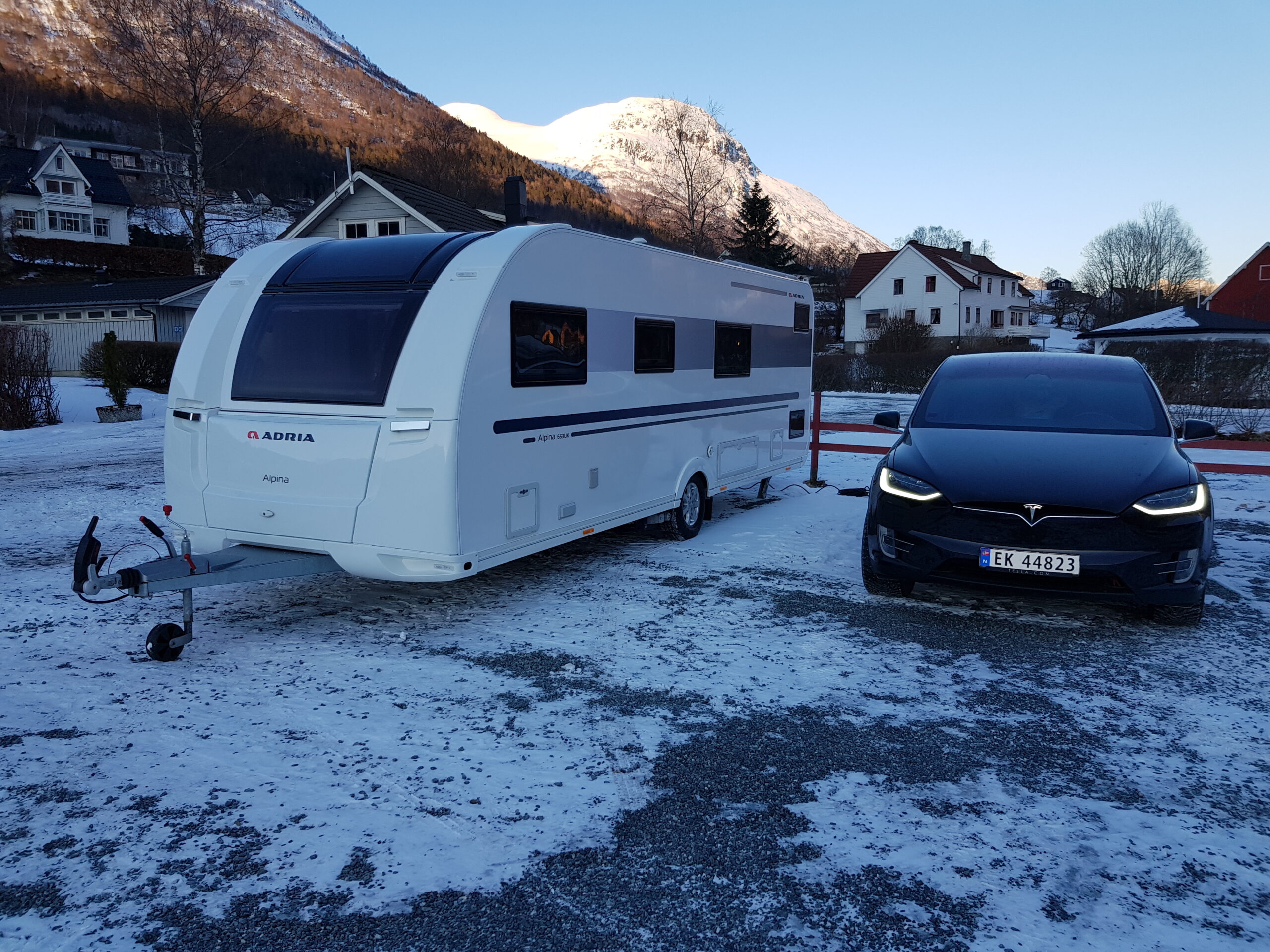 Featured Post Image - First time towing our new caravan with our Tesla Model X 75D